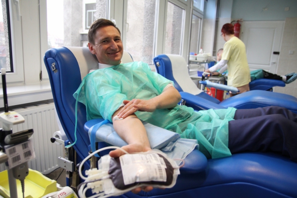 Olgierd Geblewicz oddaje krew